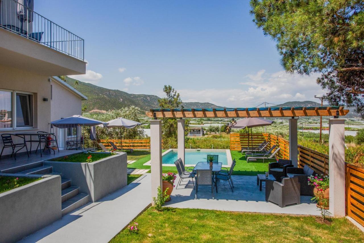 Privileged Villa Néa Péramos Kültér fotó