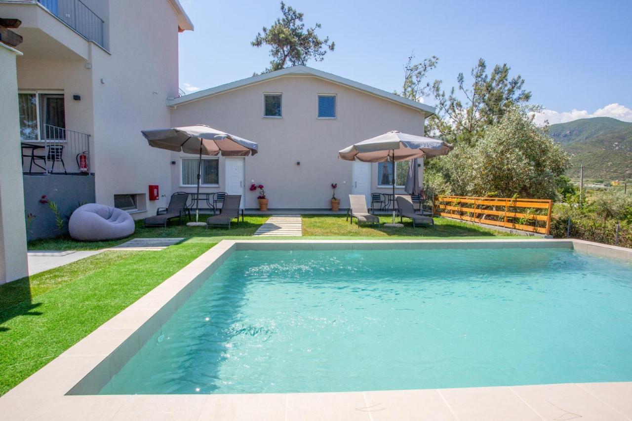 Privileged Villa Néa Péramos Kültér fotó