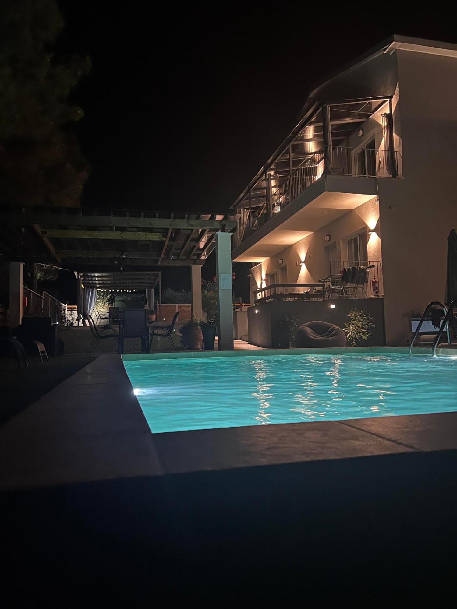 Privileged Villa Néa Péramos Kültér fotó